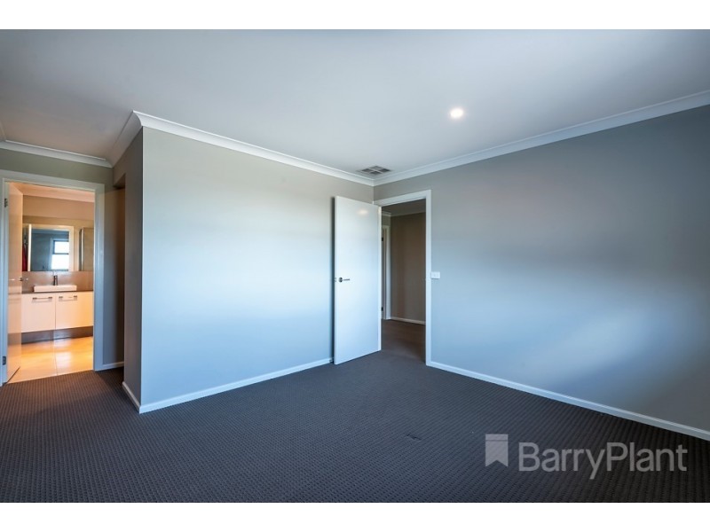 28 Burnham Crescent, Keysborough VIC 3173
