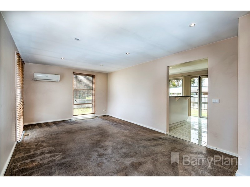 32 Green Valley Crescent, Hampton Park VIC 3976