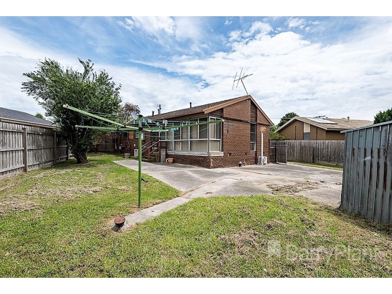 32 Green Valley Crescent, Hampton Park VIC 3976