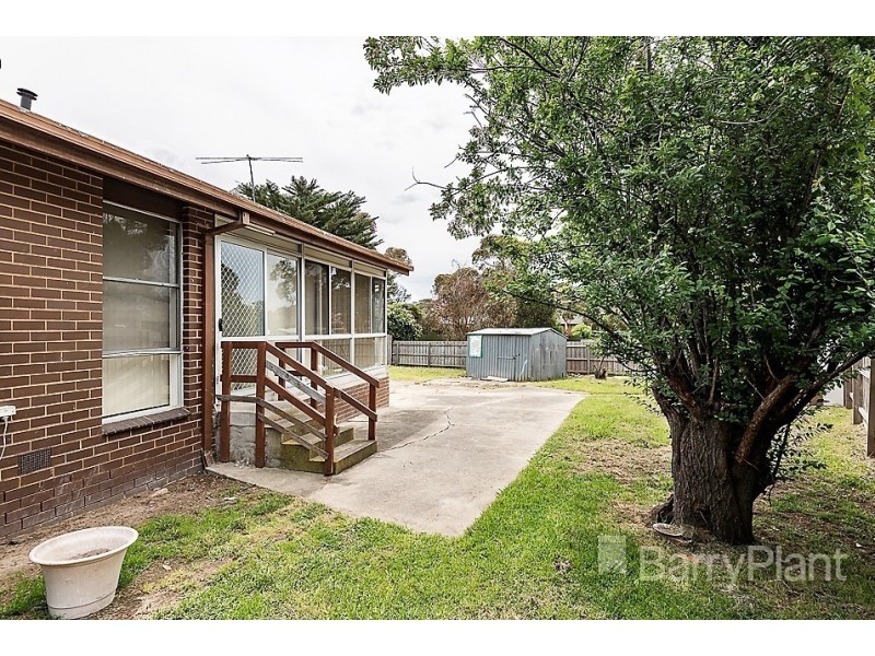 32 Green Valley Crescent, Hampton Park VIC 3976