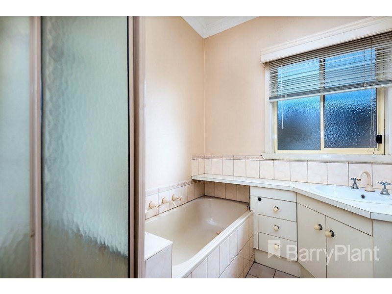 10 Dunblane Road, Noble Park VIC 3174