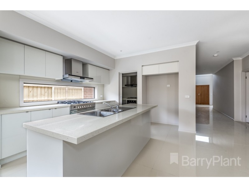 9 Fernleaf Avenue, Keysborough VIC 3173