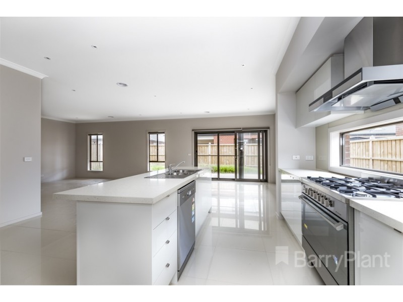 9 Fernleaf Avenue, Keysborough VIC 3173