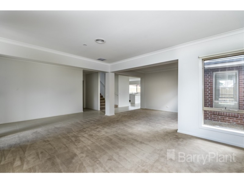 18 Woodland Ave, Keysborough VIC 3173