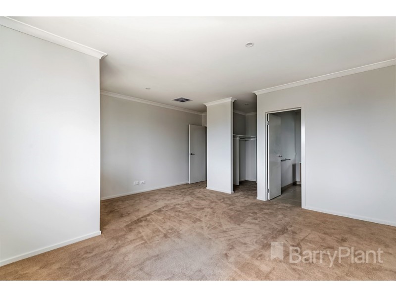 18 Woodland Ave, Keysborough VIC 3173