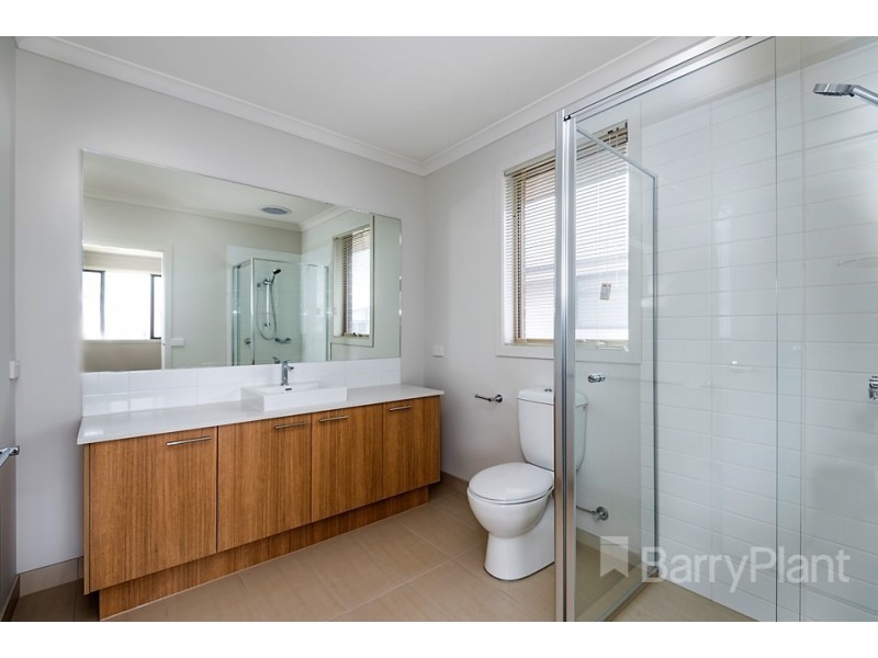 18 Woodland Ave, Keysborough VIC 3173