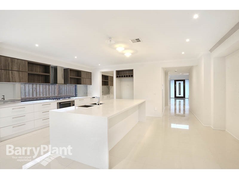 27 Trebilco Avenue, Keysborough VIC 3173