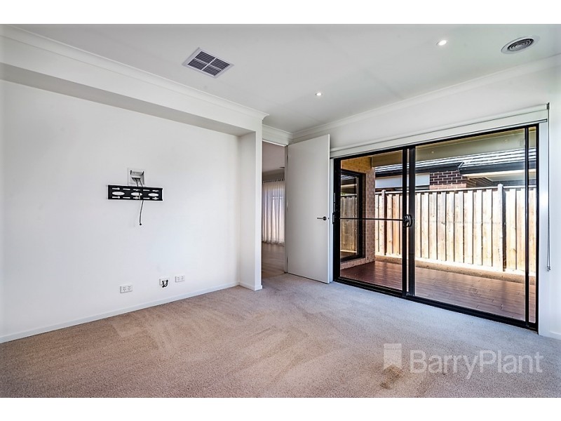 21 Snowdrop Drive, Keysborough VIC 3173