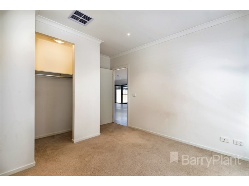 21 Snowdrop Drive, Keysborough VIC 3173