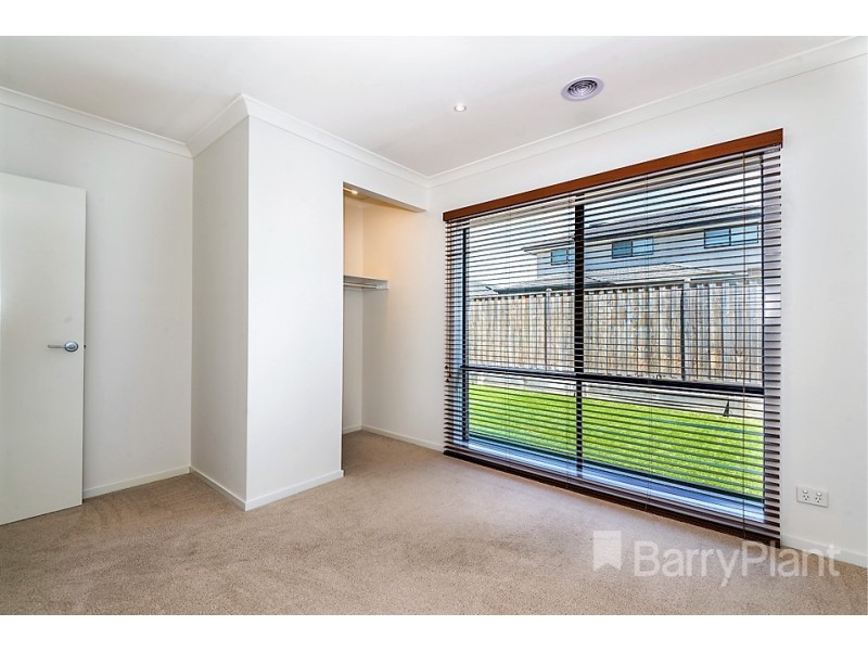 21 Snowdrop Drive, Keysborough VIC 3173