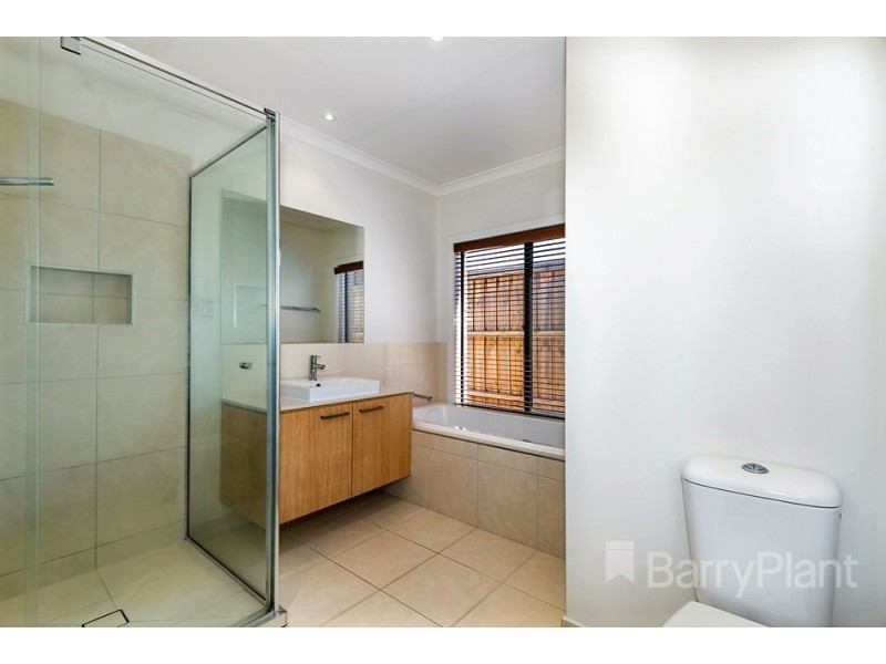 21 Snowdrop Drive, Keysborough VIC 3173