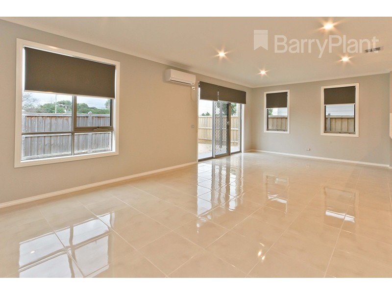 1 Oakmont Court, Frankston VIC 3199