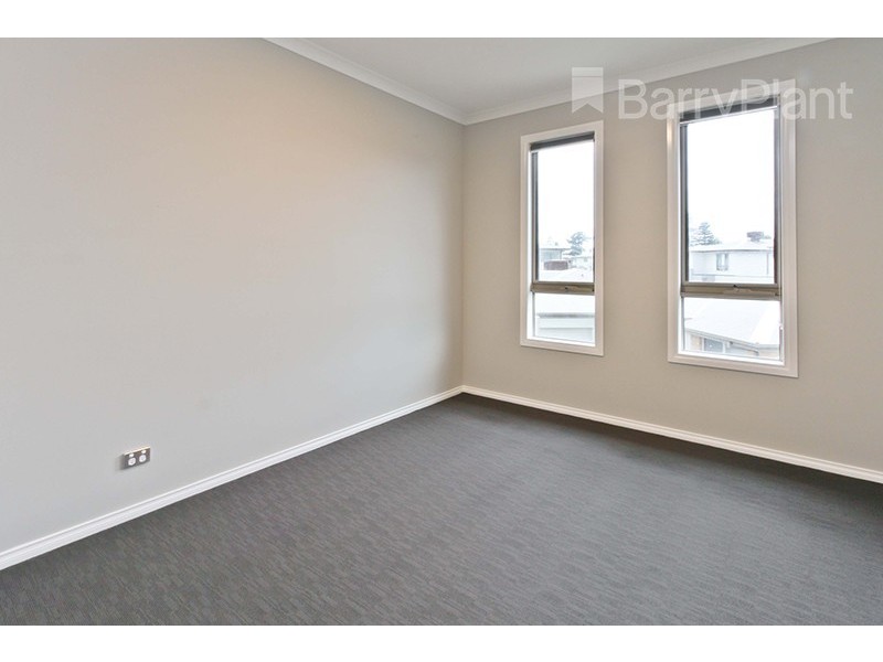 1 Oakmont Court, Frankston VIC 3199