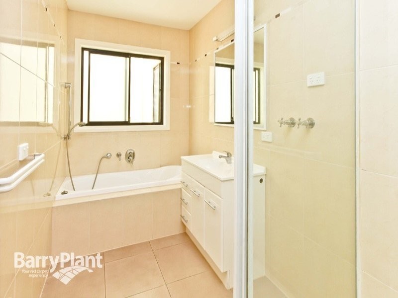 1/7 Dunearn Road, Dandenong North VIC 3175