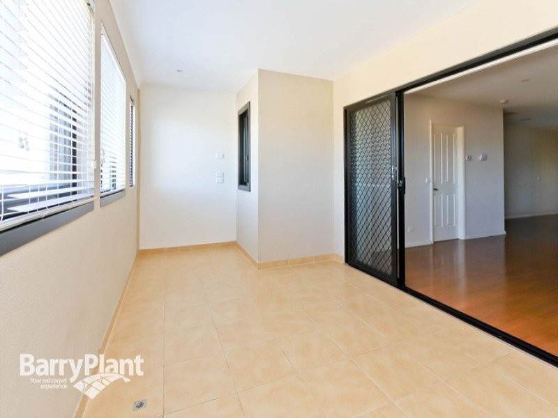 1/7 Dunearn Road, Dandenong North VIC 3175