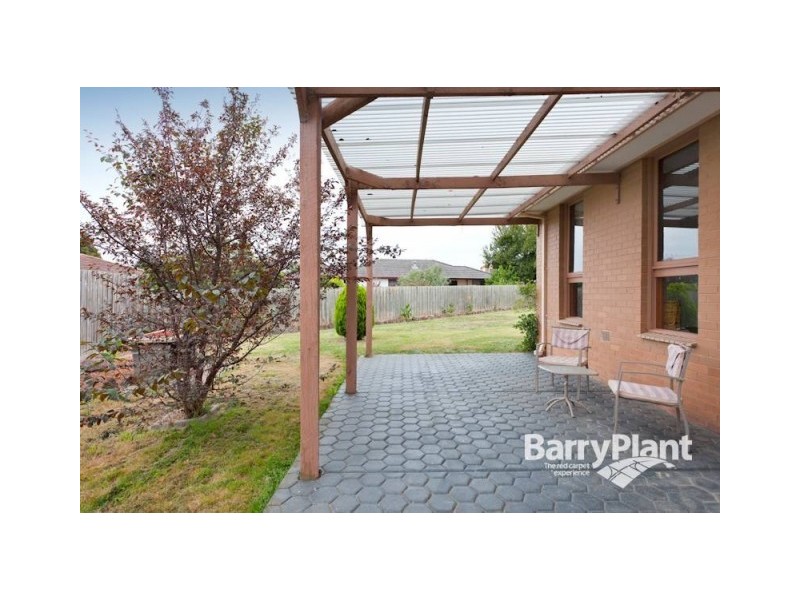 4 Yallambee Crt, Dandenong North VIC 3175