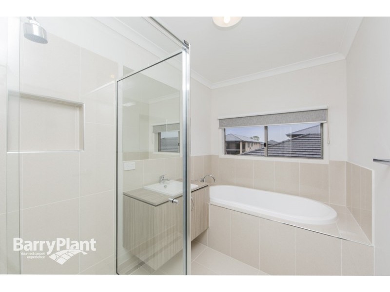 7 Lagrange Mews, Keysborough VIC 3173