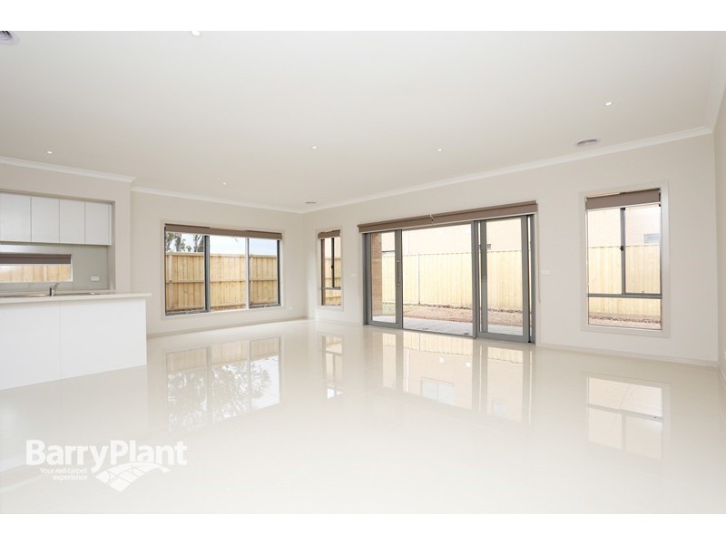 216 Clarendon Drive, Keysborough VIC 3173