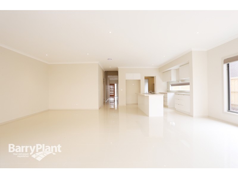 216 Clarendon Drive, Keysborough VIC 3173