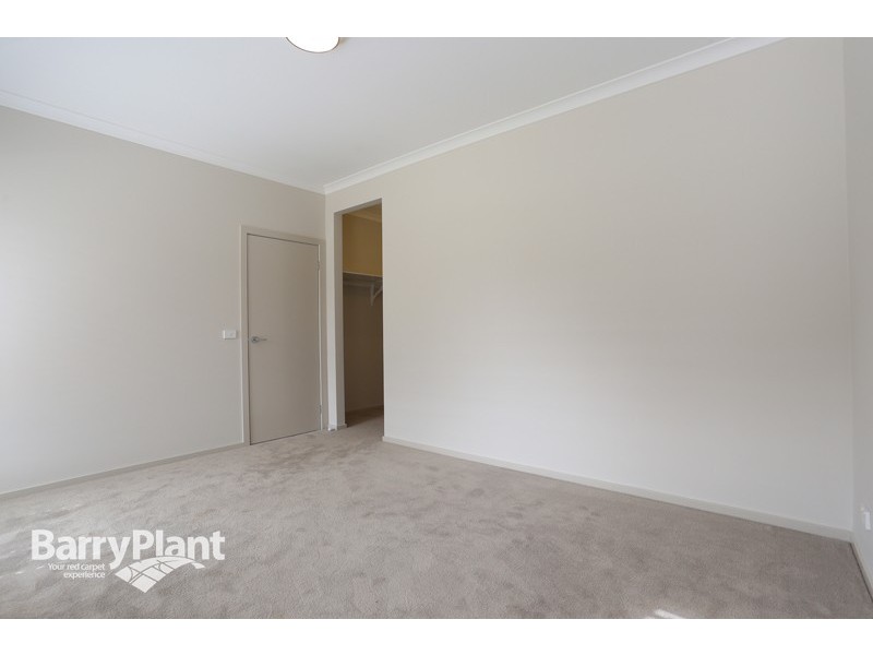 216 Clarendon Drive, Keysborough VIC 3173