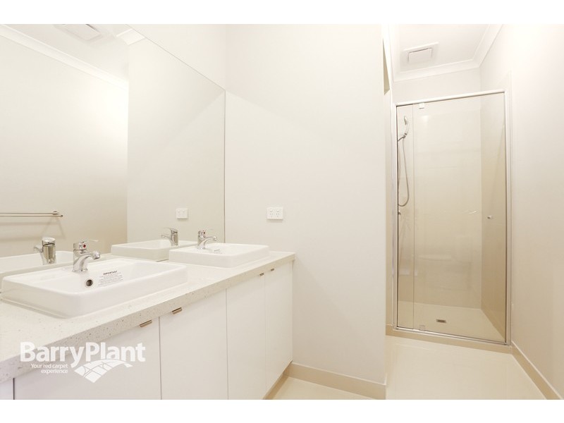 216 Clarendon Drive, Keysborough VIC 3173