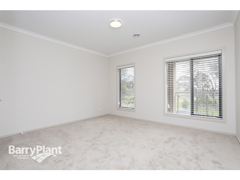 216 Clarendon Drive, Keysborough VIC 3173