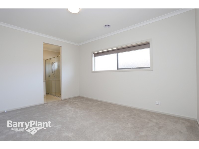 216 Clarendon Drive, Keysborough VIC 3173