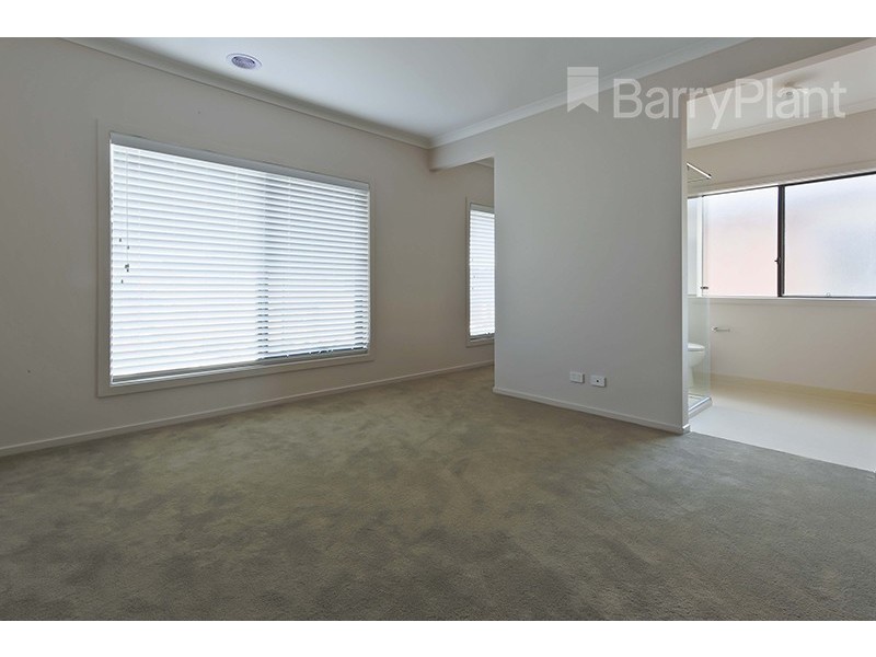 10 Petunia Drive, Keysborough VIC 3173