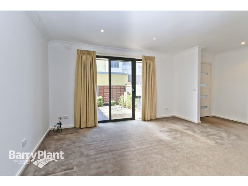 2/54 Oakes Ave, Clayton South VIC 3169