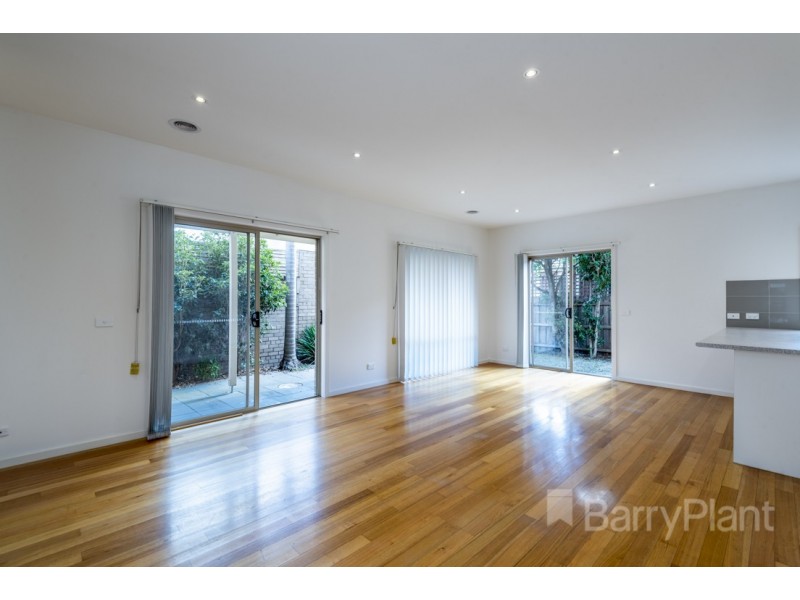 2/8A James Street, Dandenong VIC 3175