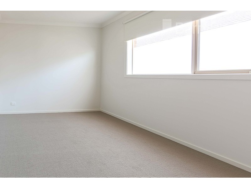 8 Weatherall Way, Keysborough VIC 3173