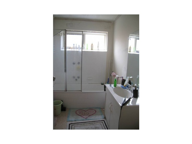 4/16 Close Avenue, Dandenong VIC 3175