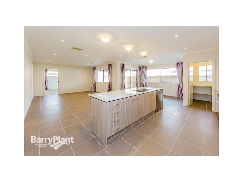 5 Glenfern Street, Keysborough VIC 3173