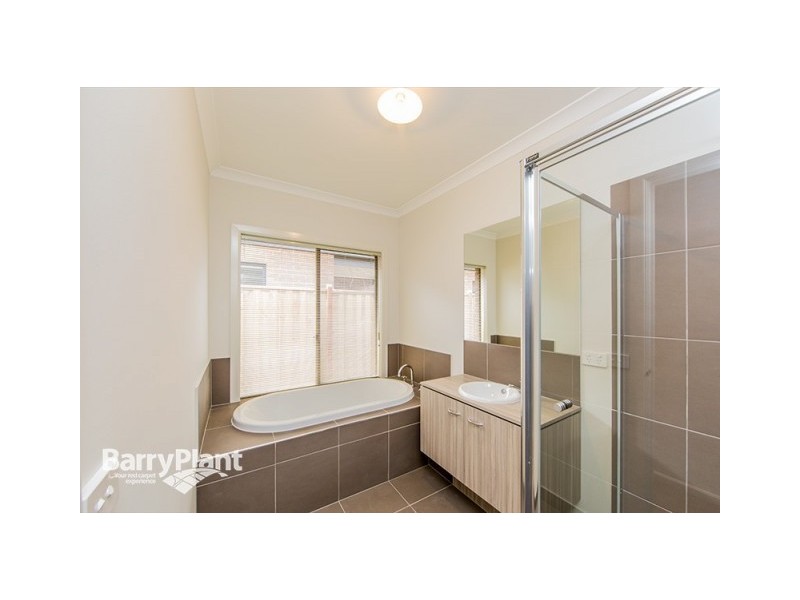5 Glenfern Street, Keysborough VIC 3173