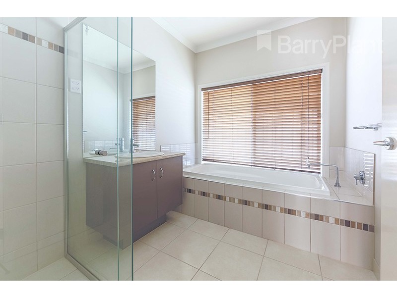 60 Clarendon Drive, Keysborough VIC 3173