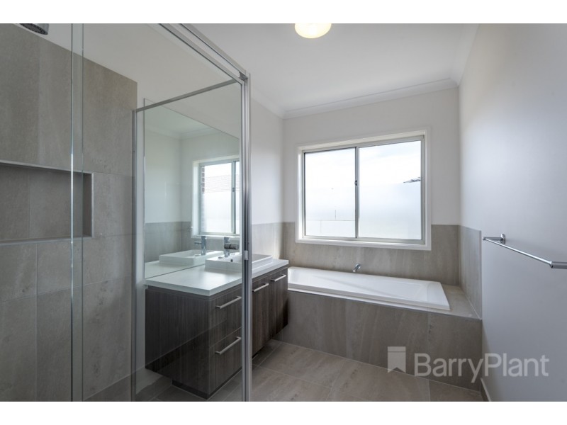 7 Pleasant Way, Keysborough VIC 3173