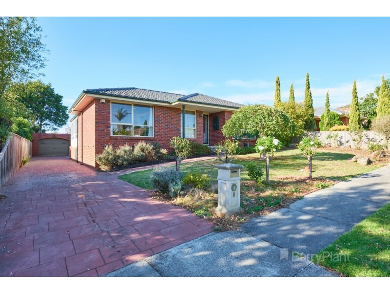 11 Currie Ave, Endeavour Hills VIC 3802