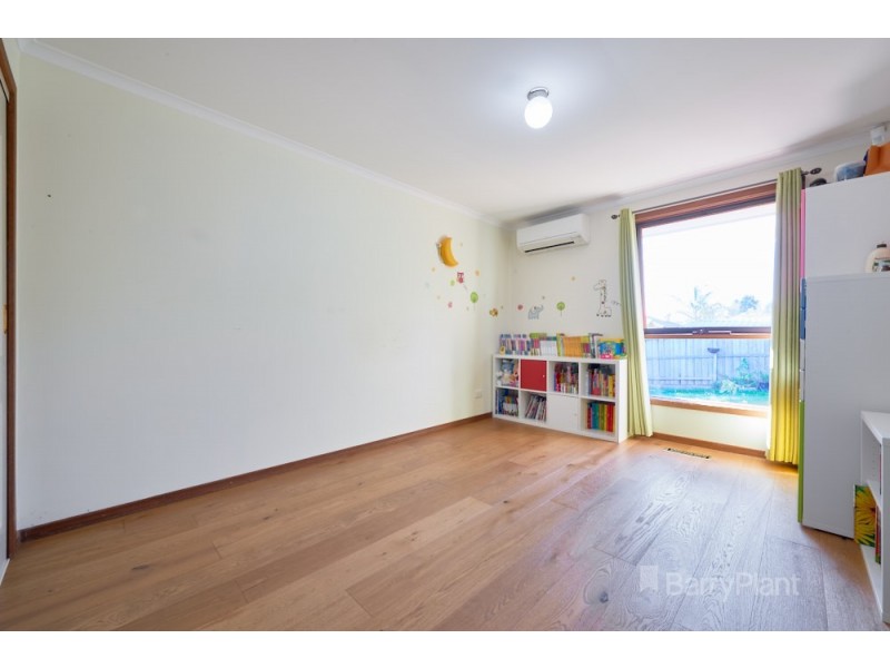 11 Currie Ave, Endeavour Hills VIC 3802