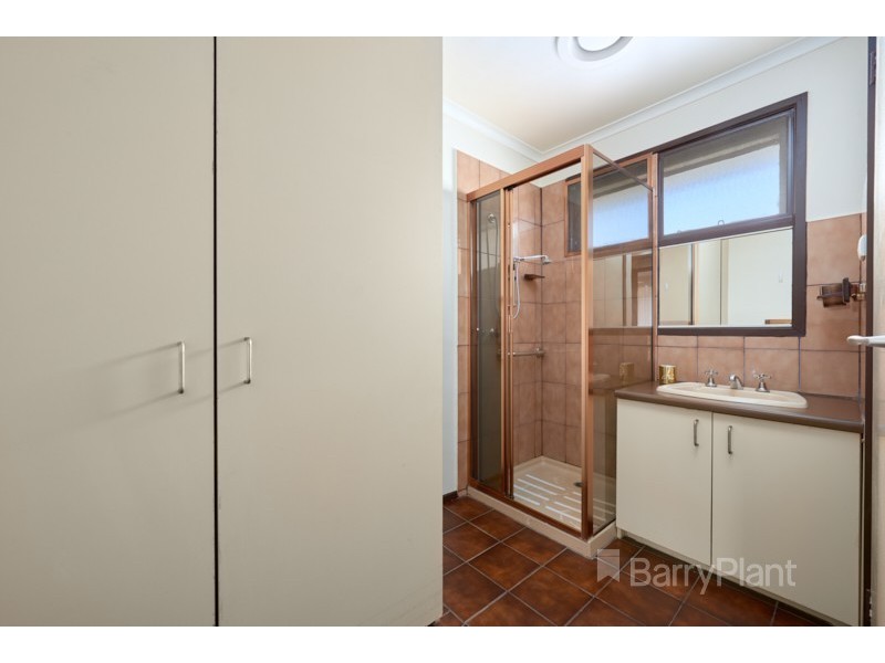 2/3 Rhoden Court, Dandenong North VIC 3175