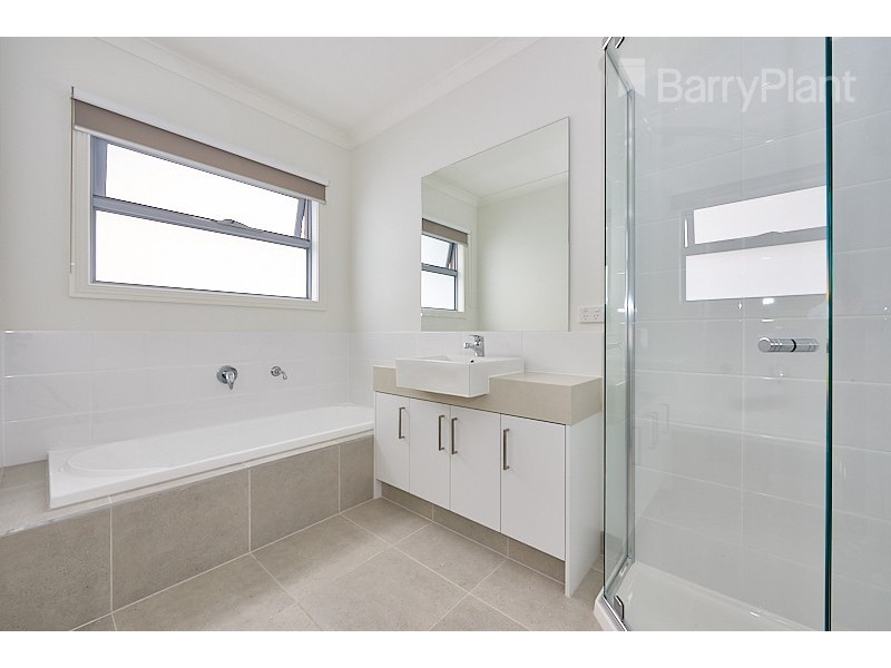 2/3 Nockolds Cres, Noble Park VIC 3174