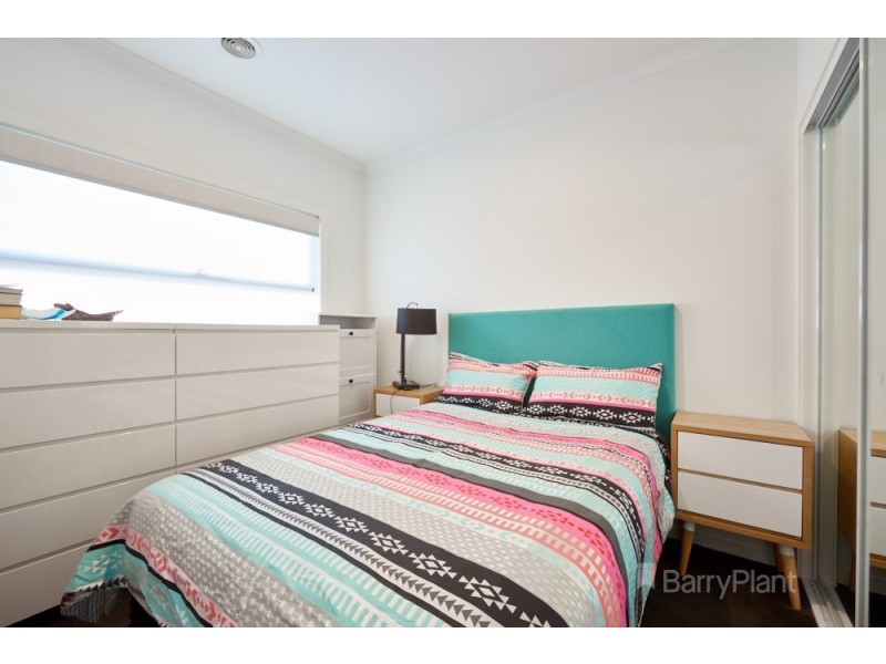 8 Stenocarpus Drive, Doveton VIC 3177