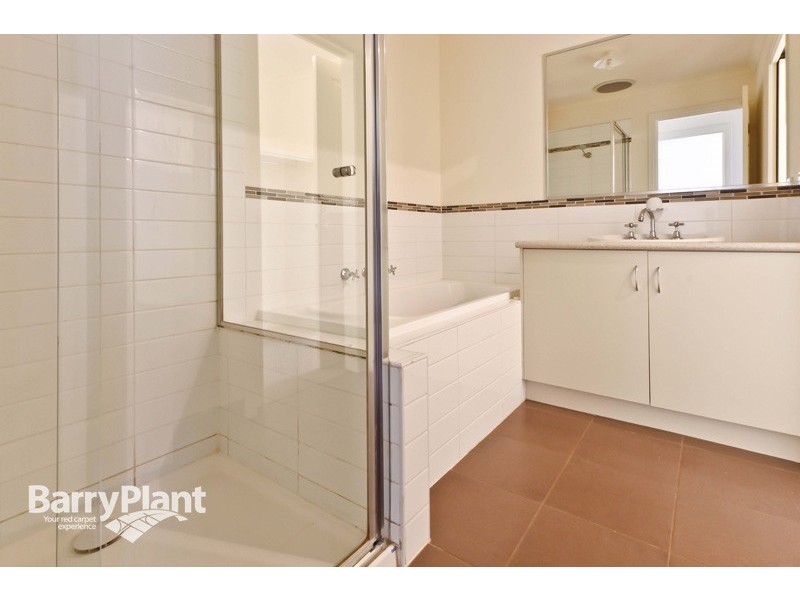 12/18 Ben Drive, Pakenham VIC 3810