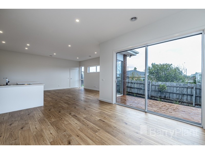 2/14 Elmhurst Street, Noble Park North VIC 3174