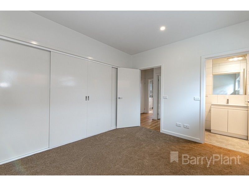 2/14 Elmhurst Street, Noble Park North VIC 3174