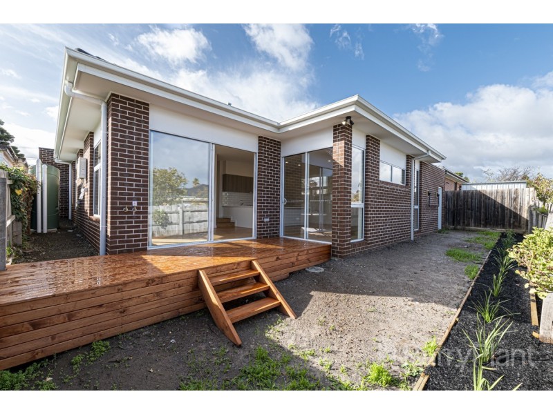 2/14 Elmhurst Street, Noble Park North VIC 3174