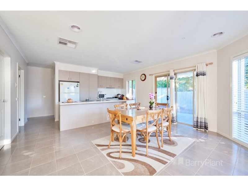 2/6 Clay Crt, Dandenong North VIC 3175