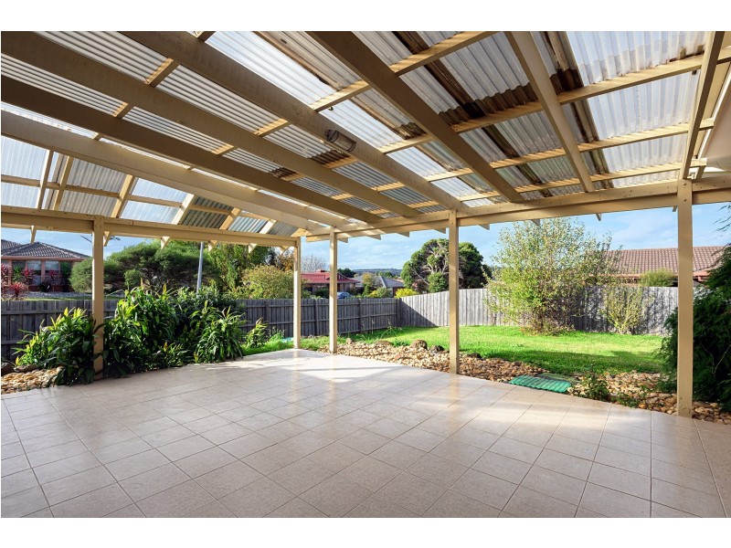 2 Weeden Crescent, Hallam VIC 3803