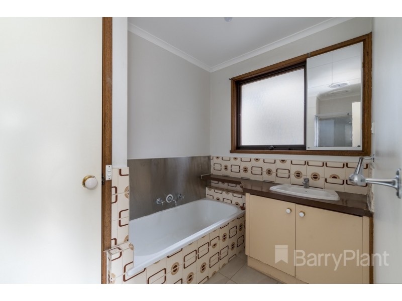 18 Bundamba Drive, Noble Park North VIC 3174