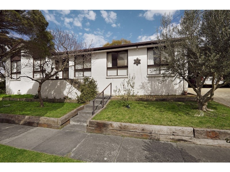8 Towong St, Dandenong North VIC 3175