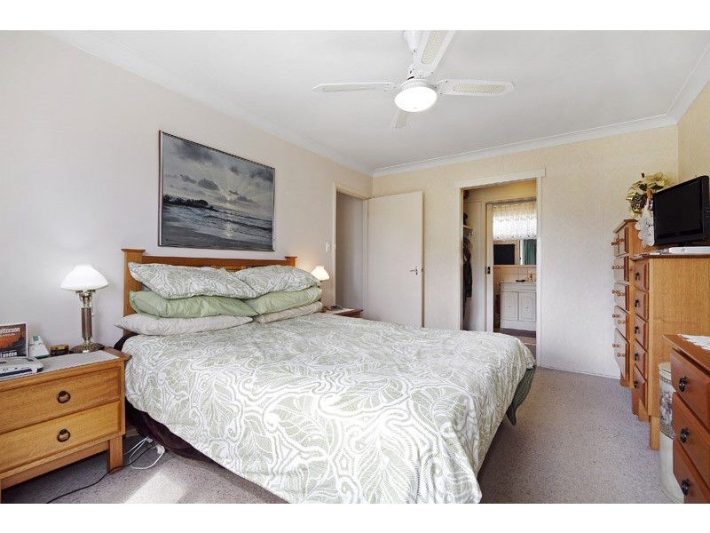 8 Towong St, Dandenong North VIC 3175